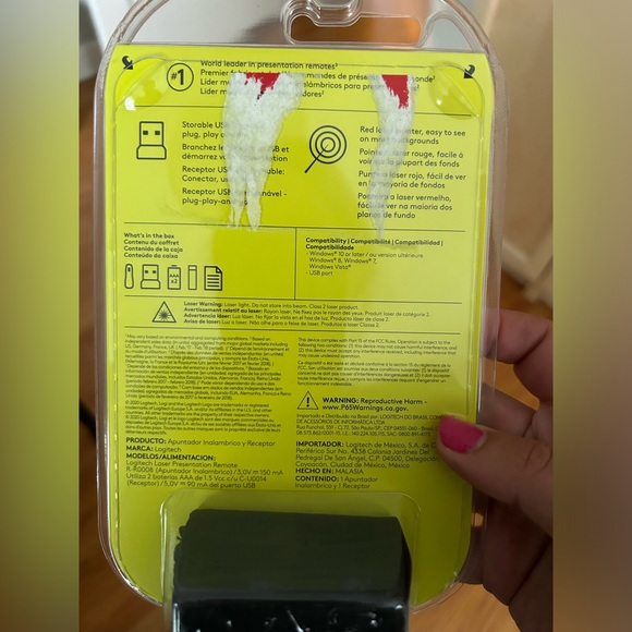 New in packaging Logitech presentation remote R400 - Picture 2 of 2